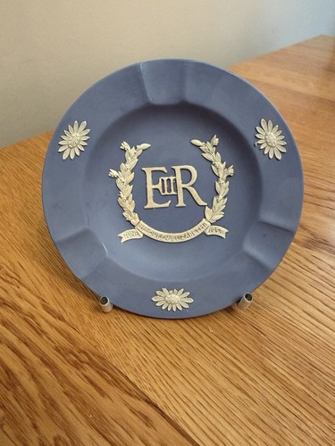 Wedgwood jasperware queen - jasperware,